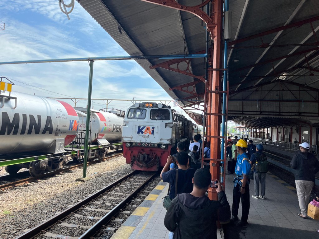 Kereta Api dari Bandung Menuju Surabaya dan Malang Alami&nbsp;Keterlambatan