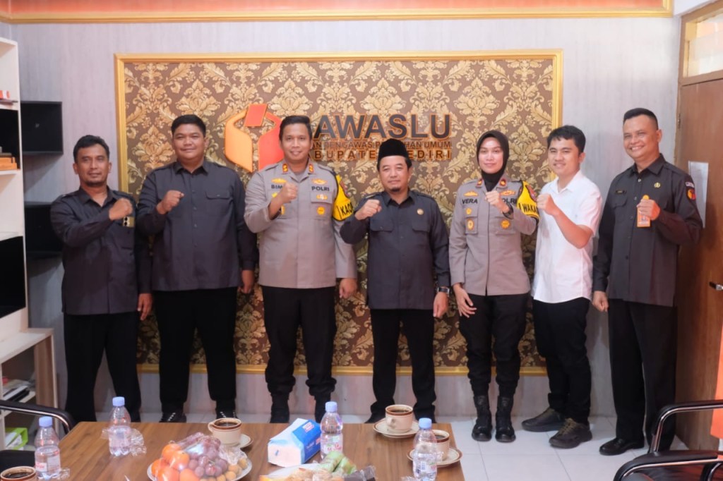 Kapolres Kediri Bahas Permasalahan dan Penyelesaian soal Pemilu 2024 dengan&nbsp;Bawaslu