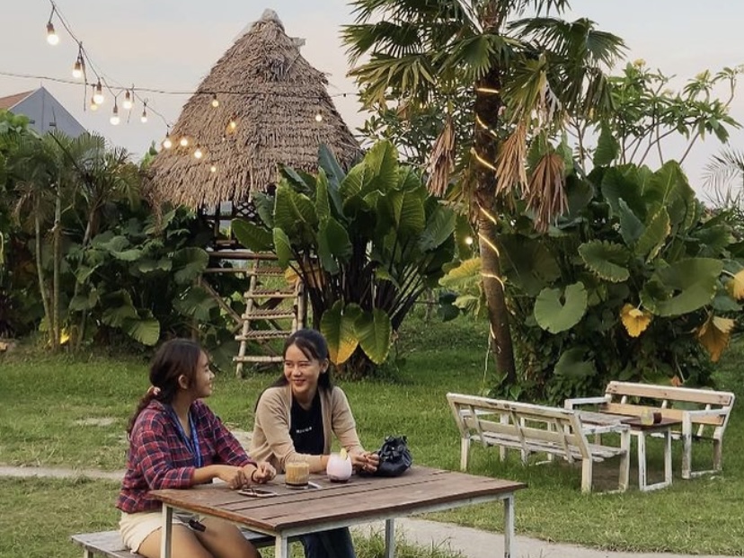 Sisi Sungai : Kafe Syahdu Bernuansa Alam di Dekat SLG Kediri, Buka 24&nbsp;Jam!