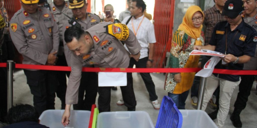 Kapolres Cek Gudang Logistik KPU Kota&nbsp;Kediri