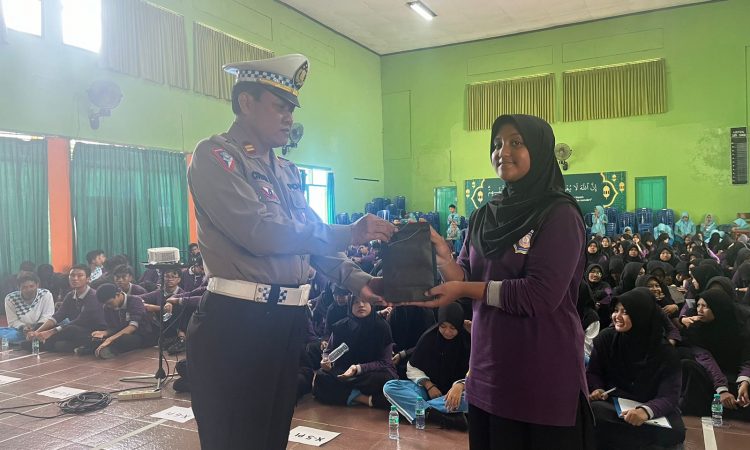 Sosialisasi Tertib Berlalulintas untuk Pelajar MAN 2 Kota&nbsp;Kediri