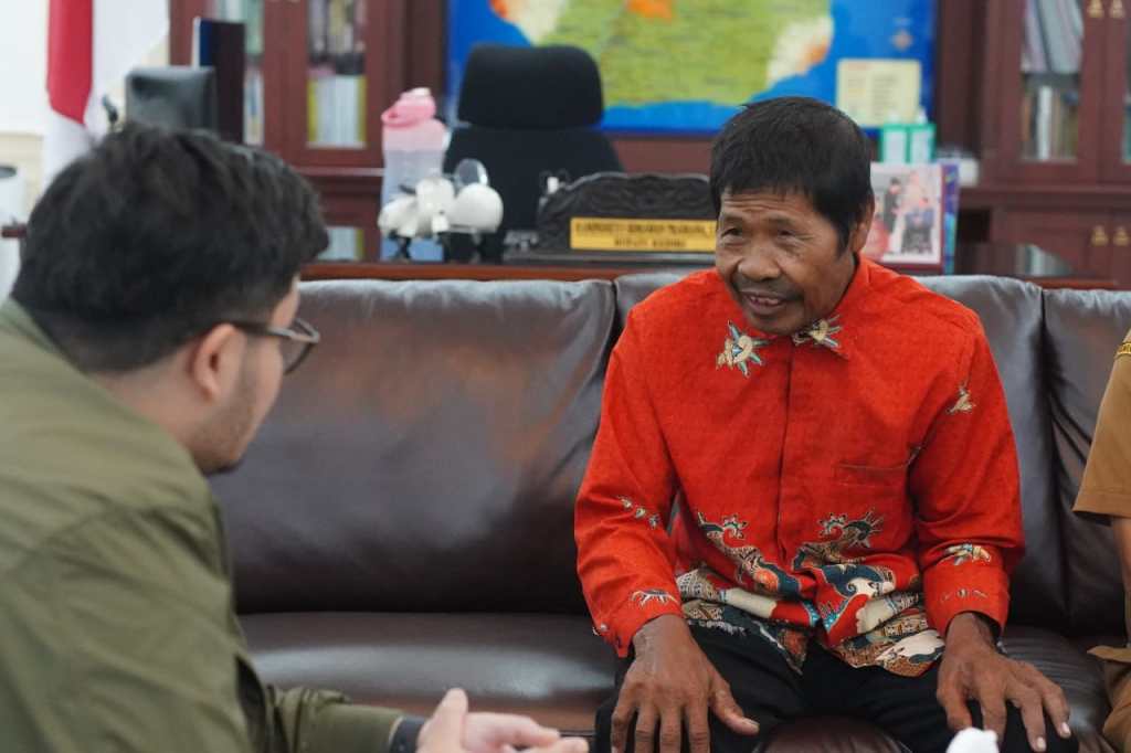 Cerita Perjalanan Karnoto, Penjual Roti Keliling Berusia 60 Tahun yang Dorong Gerobak dari Wates Hingga Kota&nbsp;Kediri