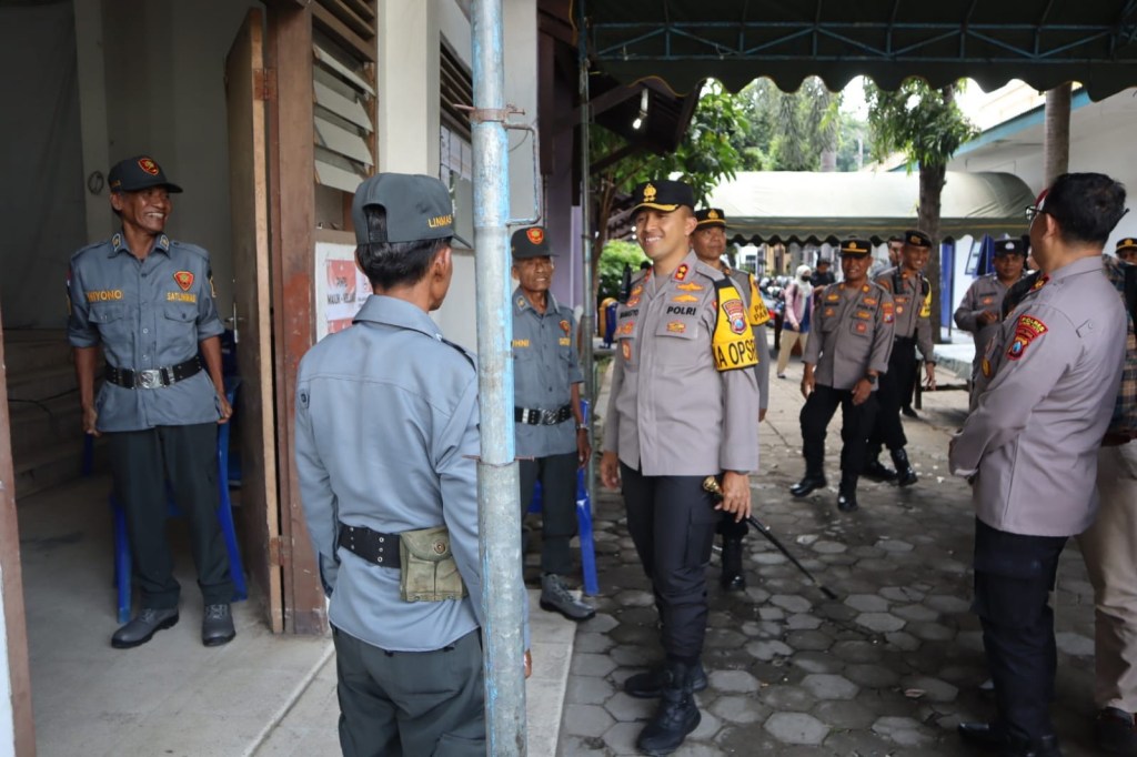 Kapolres Kediri Kota Cek PPK, Pastikan Rapat Pleno Rekapitulasi Hasil Suara Pemilu 2024&nbsp;Aman