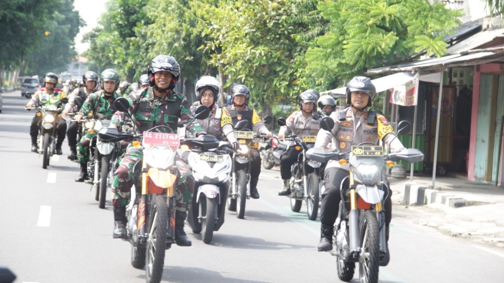 Kapolres Kediri Kota dan Dandim 0809 Naik Trail Cek TPS 