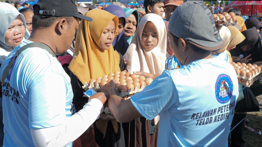 Dukung Prabowo-Gibran Berantas Mafia Ternak, Komunitas Peternak Kediri-Blitar Kirim 70 Ton Telur ke&nbsp;Jakarta