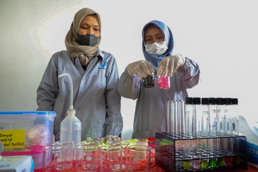 Dinkes Kota Kediri Temukan Makanan Mengandung Formalin dan Rhodamin&nbsp;B