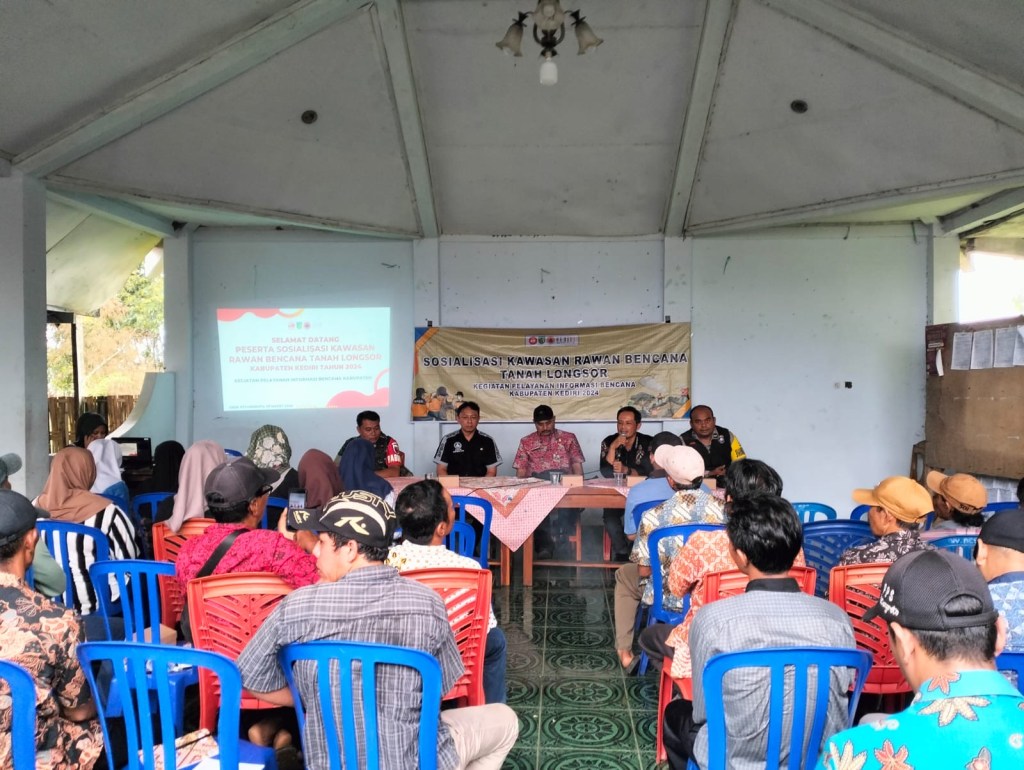 Polisi Bersama BPBD Sosialisasi Daerah Rawan Bencana di Desa&nbsp;Petungroto