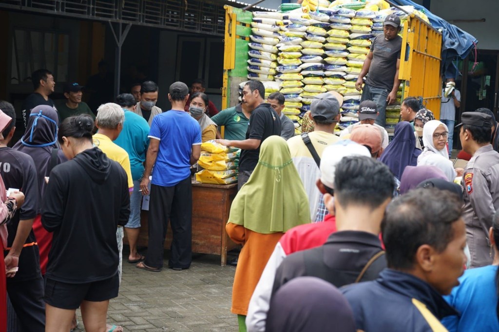 Operasi Pasar Beras di Banjarmlati untuk Stabilkan Harga&nbsp;Beras