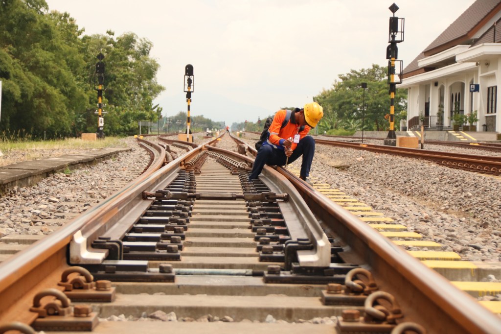 Frekuensi KA bertambah, KAI Daop 7 Madiun Tingkatkan Pengawasan di Masa Angkutan&nbsp;Lebaran