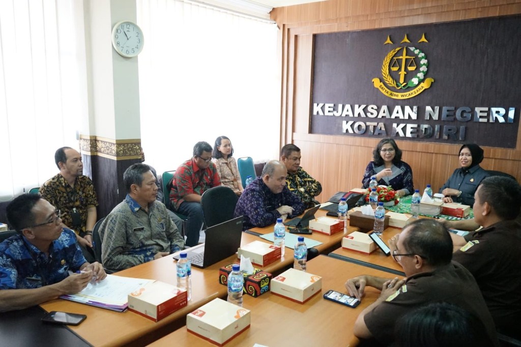 Pj Wali Kota Kediri Zanariah Beri Arahan pada Pemaparan Pendampingan Proyek Strategis Dinkop&nbsp;UMTK