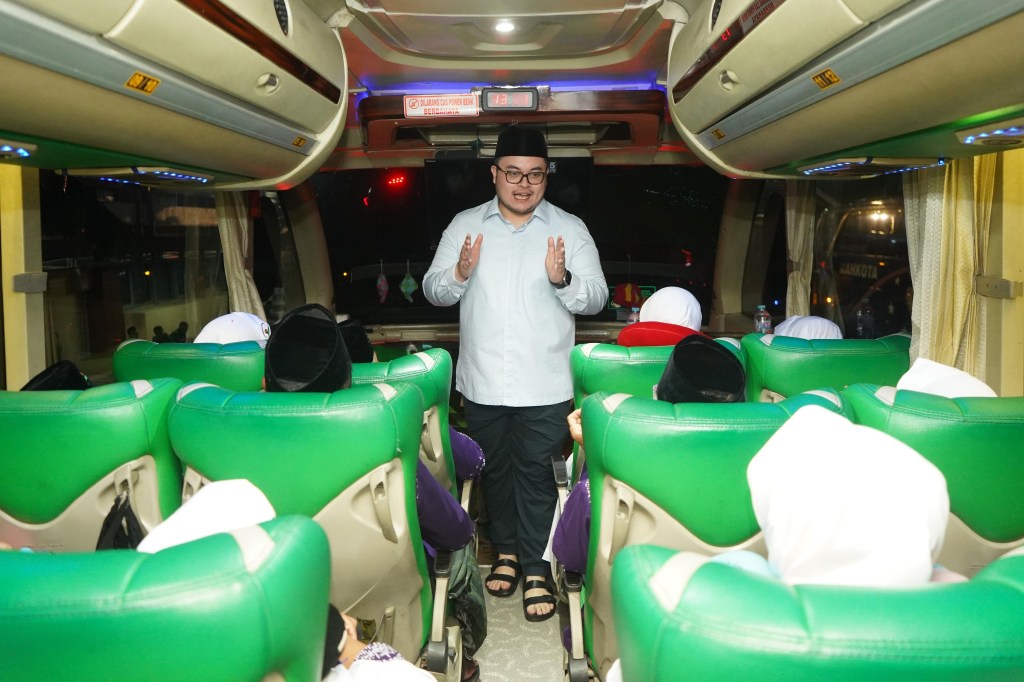 Berangkatkan Jamaah Haji, Mas Dhito Minta Petugas Kesehatan Rutin Lakukan&nbsp;Screening