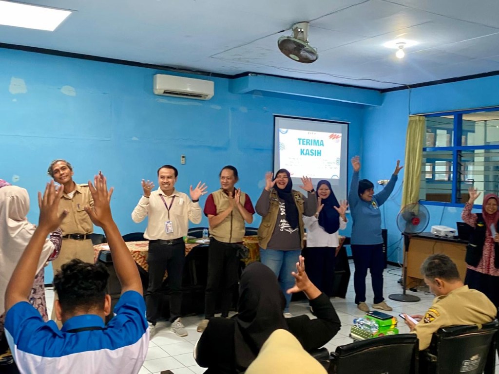 50 TKS Dinas Sosial Kota Kediri Belajar Bahasa&nbsp;Isyarat