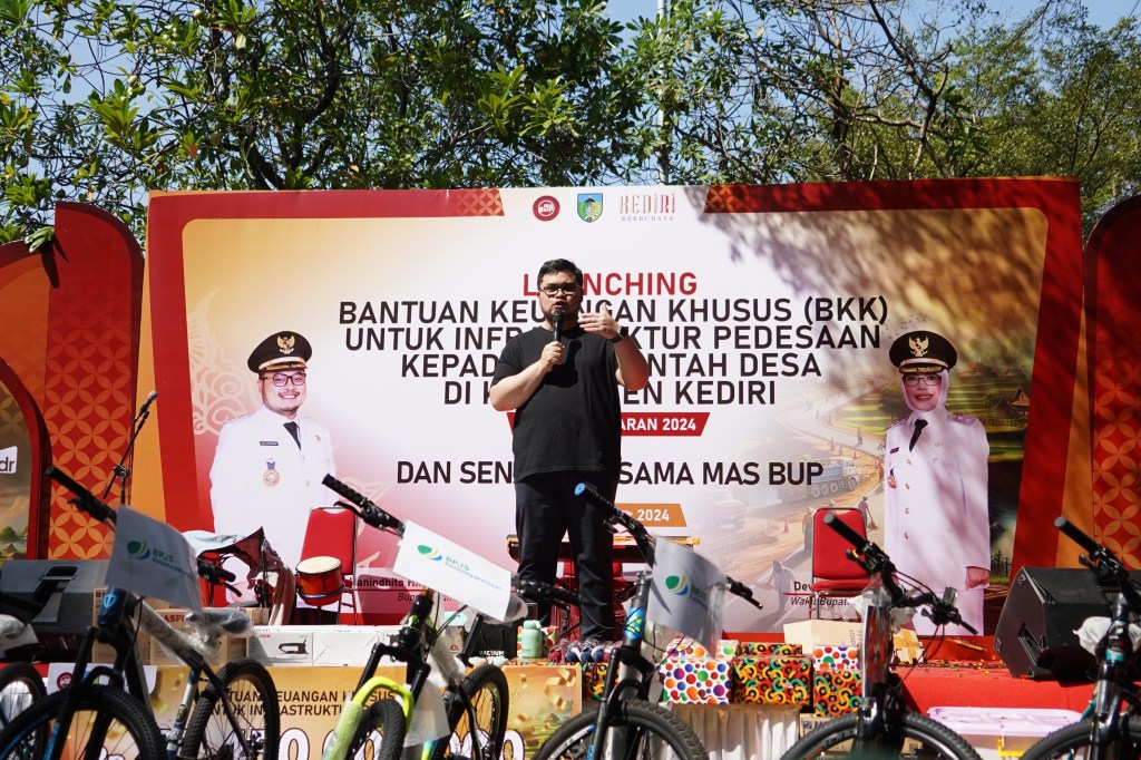 Pemerataan Pembangunan, Mas Dhito Beri BKK 150 Juta Per Desa 