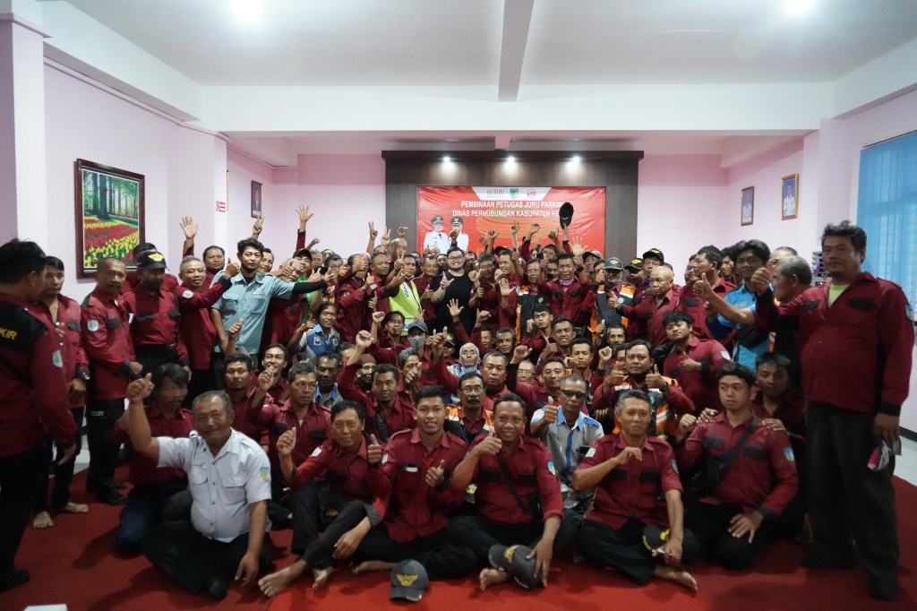 Mas Dhito Bakal Naikkan Insentif Rp1 Juta bagi Jukir di&nbsp;Kediri