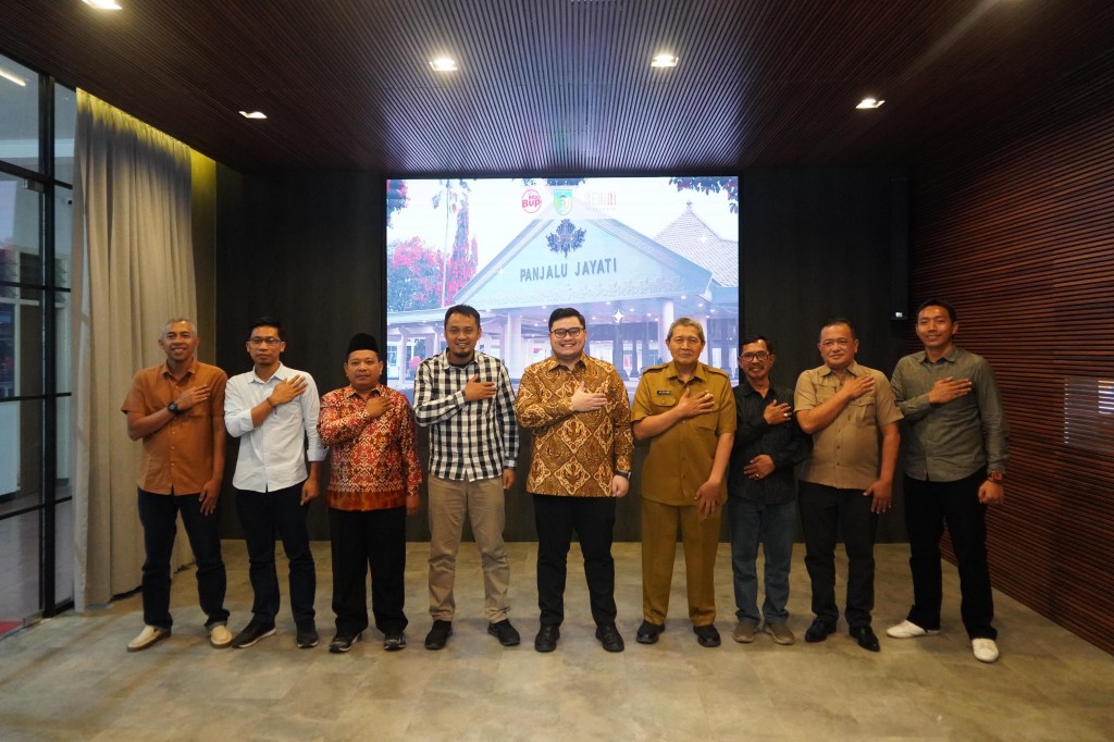 Bupati Dhito Berharap Kehadiran Masyarakat di TPS Meningkat saat Pilkada&nbsp;2024