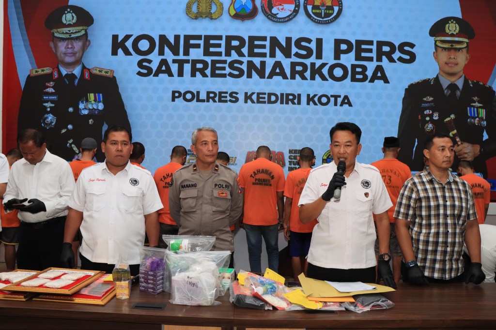 Satresnarkoba Polres Kediri Kota Ungkap Kasus Narkoba dan Peredaran&nbsp;Miras