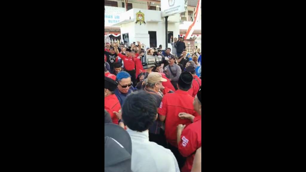 Kajian Bawaslu Blitar soal Aksi Sebar Uang Tim Paslon di&nbsp;KPU
