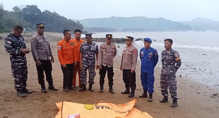 Jenazah Wisatawan asal Kediri Terseret Ombak di Tulungagung Ditemukan&nbsp;Pemancing