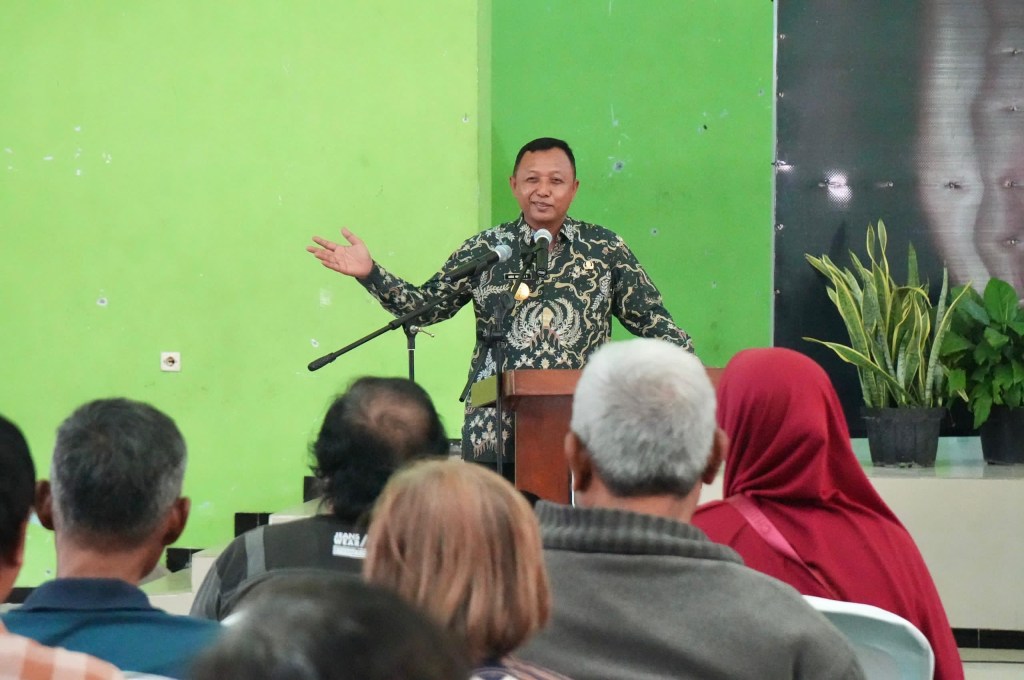 Penyerahan Sertifikat PTSL, Wujud Pemkab Kediri Percepat Legalitas Hak Aset&nbsp;Warga