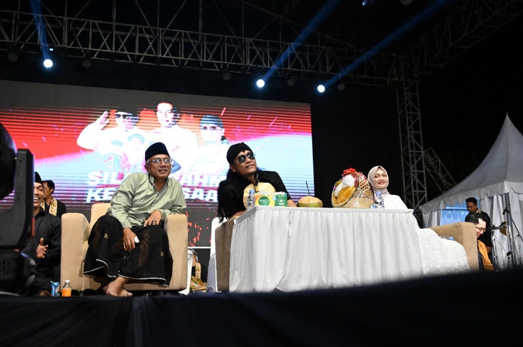 Silaturahmi Kebangsaan di Kediri, Gus Miftah : Mbak Vinanda – Gus Qowim Calone pak&nbsp;Prabowo