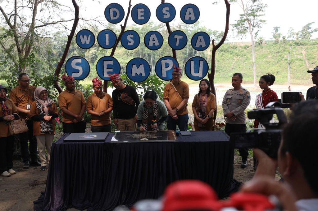 Dituduh Coret Bansos, Ini Penjelasan Kades&nbsp;Sempu