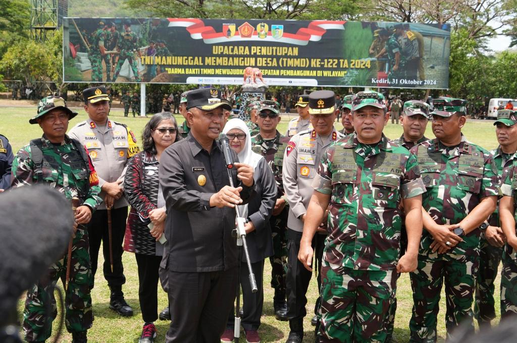 Resmi Ditutup, TMMD ke-122 Berhasil Bangun Jalan Tembus Antar Desa di Kabupaten&nbsp;Kediri
