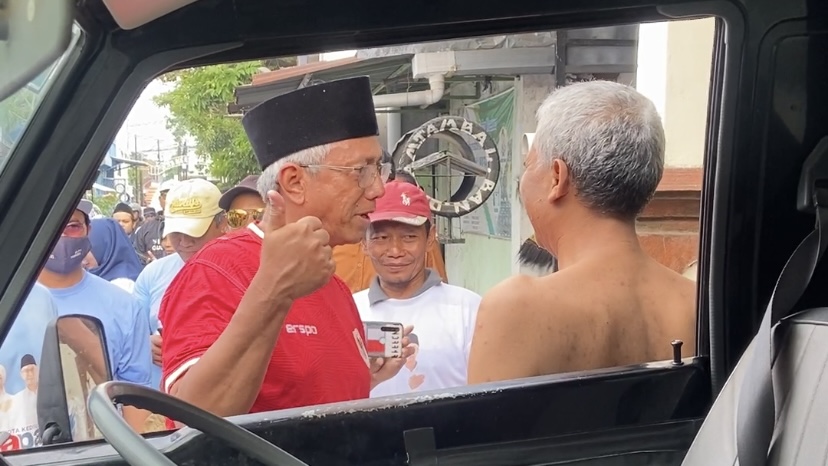 Door to Door Sapa Warga di Bandar Kidul, Gus Qowim Bawa Makan Siang&nbsp;Gratis