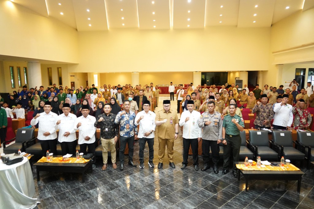 ZIS Baznas Meningkat Hampir 70%, Mas Dhito Launching Program Beasiswa Satu Keluarga Satu&nbsp;Sarjana