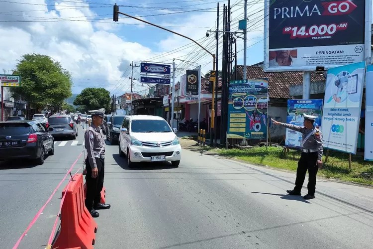 Polres Trenggalek,kerahkan personil untuk mengantisipasi kemacetan di H+4&nbsp;lebaran