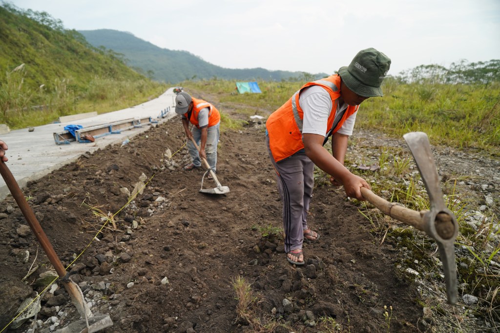 Pemkab Kediri Lanjutkan Pembangunan Jalan Menuju Kawah Kelud 