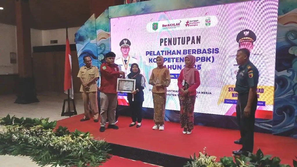 Pelatihan Berbasis Kompetensi Disperinaker Trenggalek Hasilkan 100 Tenaga Kerja&nbsp;Kompeten