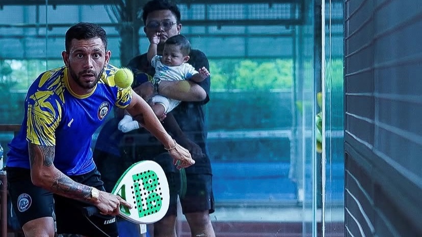 Arema FC Coba Latihan Padel untuk Segarkan Tim Jelang Lawan Dewa&nbsp;United