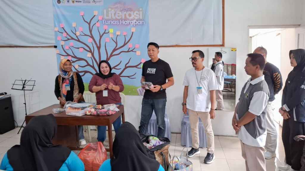 Pelatihan Merajut di Lapas Kediri Beri Peluang Premi bagi Warga&nbsp;Binaan