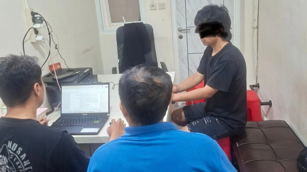 Patroli Penyekatan Aremania ke Surabaya di Lowokwaru, Polisi Tangkap Kurir Ranjau&nbsp;Sabu