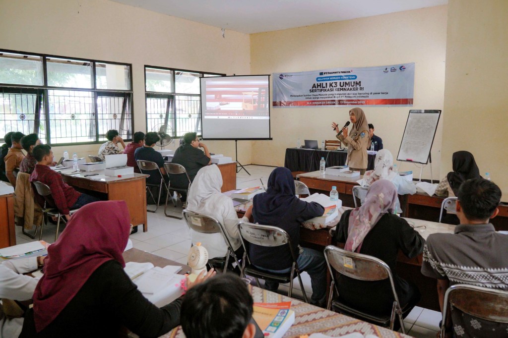 Freeport Bekali Warga Gresik dengan Keterampilan dan Sertifikasi&nbsp;Industri