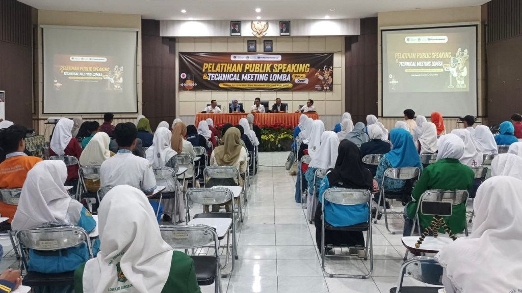 PWI Gresik Gelar Pelatihan Public Speaking dan Lomba VO, Dukung Potensi&nbsp;Pelajar