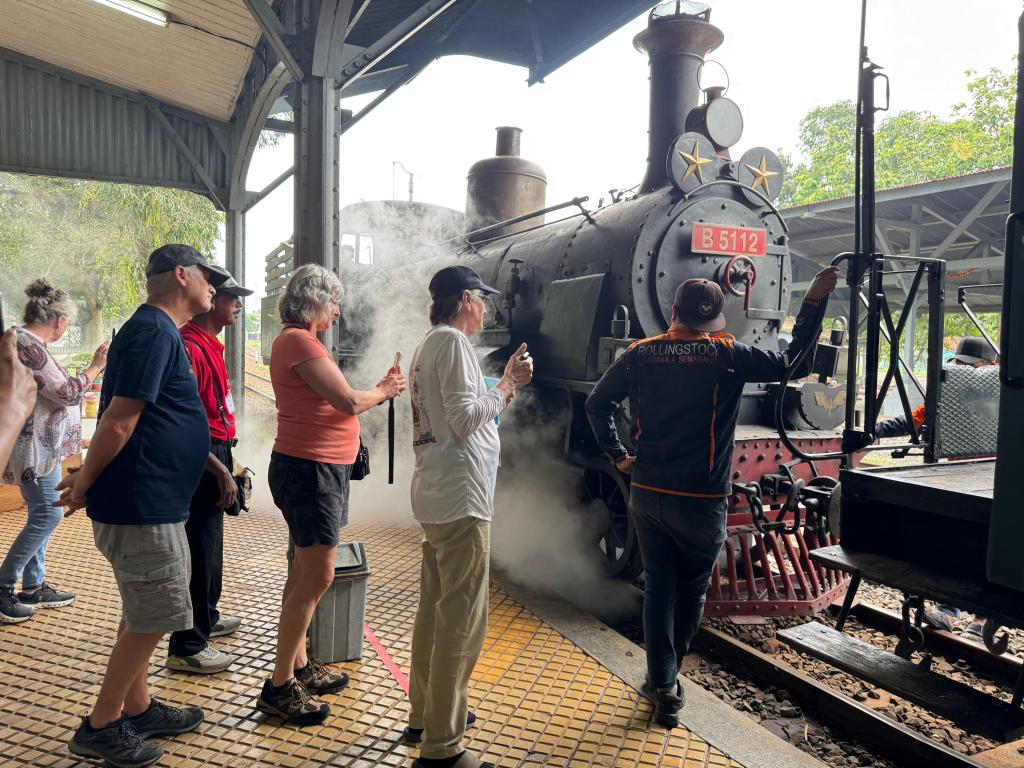 Dari Inggris hingga Australia, Wisatawan Mancanegara Jatuh Hati Pada Pesona Kereta Uap Ambarawa–Tuntang Bersama KAI&nbsp;Wisata