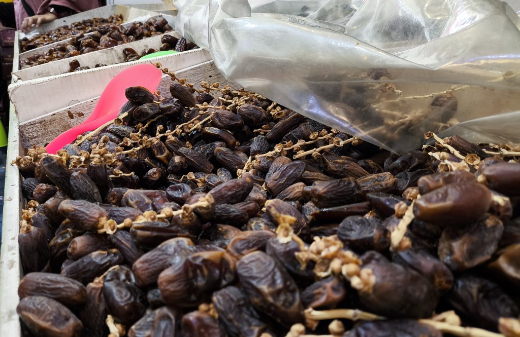 Warga Jember Ramai Berburu Kurma Mesir Jelang Ramadan, Penjualan Naik 60&nbsp;Persen