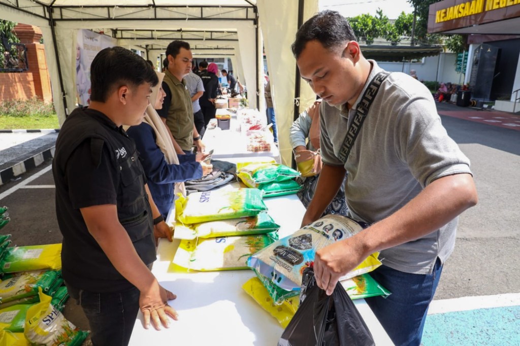 Pemkot Kediri dan Kejari Sediakan Sembako Murah, Warga Tak Perlu Panic&nbsp;Buying