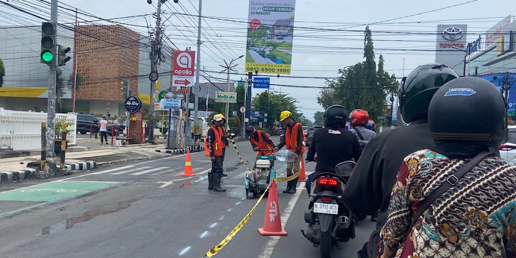 DPUPR Kota Kediri Percepat Perbaikan Jalan Hasanudin–Imam Bonjol Jelang Mudik&nbsp;Lebaran