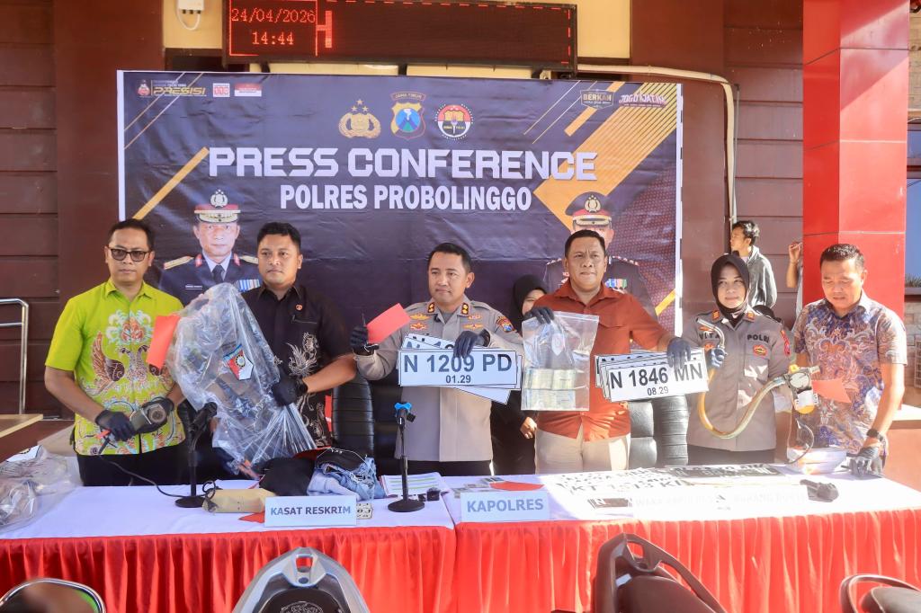 7 Pelaku Curas dan Curanmor Dibekuk, Polres Probolinggo Kembalikan Motor&nbsp;Korban