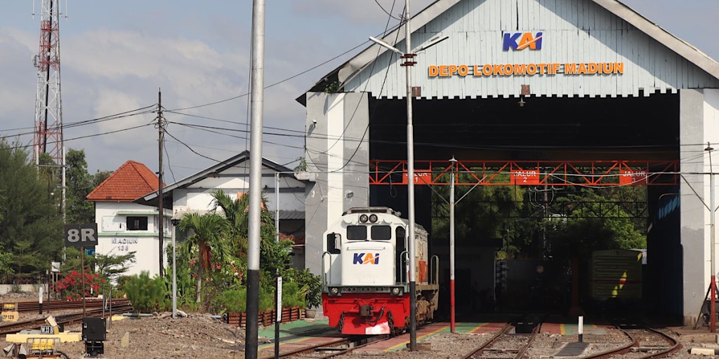 Jadi Solusi Transportasi Rendah Emisi, Daop 7 Madiun Ajak Warga Beralih Naik Kereta&nbsp;Api