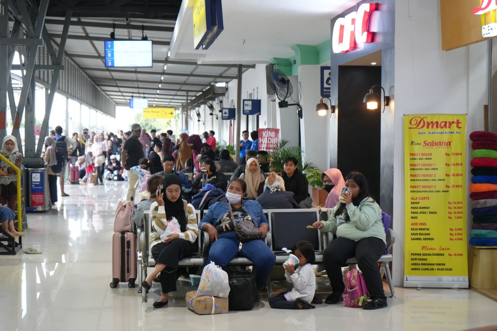 Volume Kereta Api Jarak Jauh Alami Lonjakan Signifikan Selama Libur Idul&nbsp;Adha