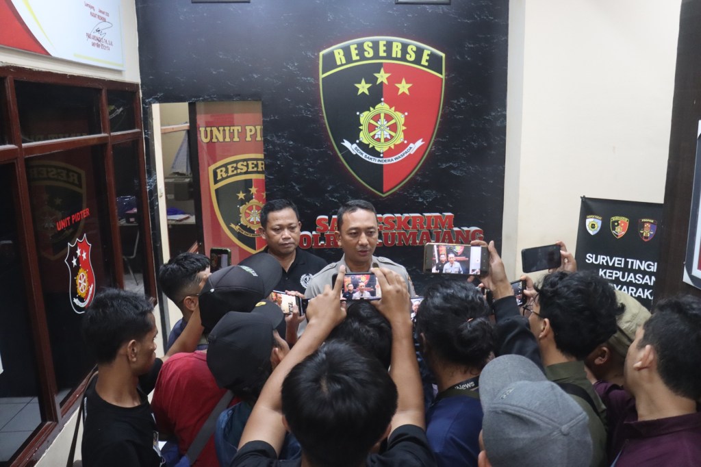 Polres Lumajang Amankan Tersangka Penadah Sapi Curian dan Senpi&nbsp;Rakitan