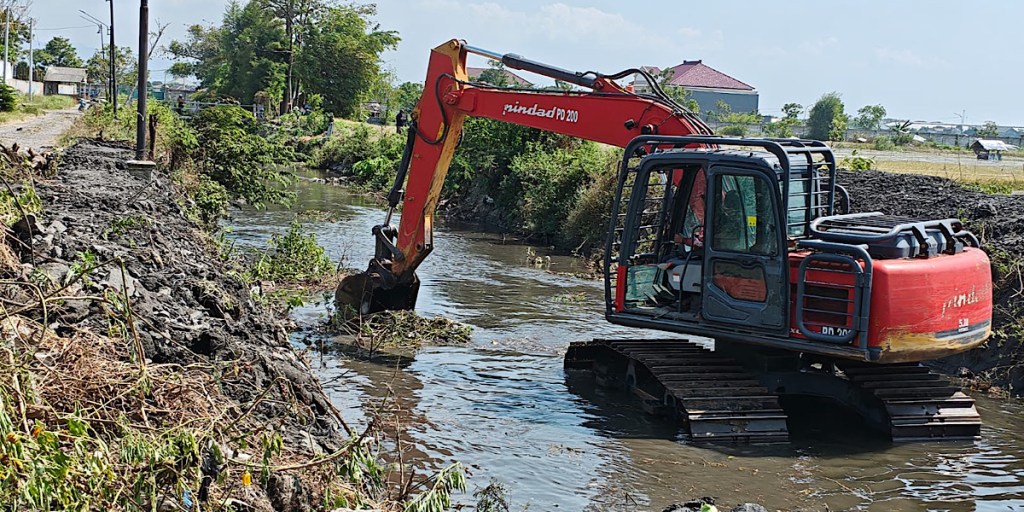 Sedimentasi dan Luapan Air Ganggu Petani, Sungai Kresek Kediri Dinormalisasi