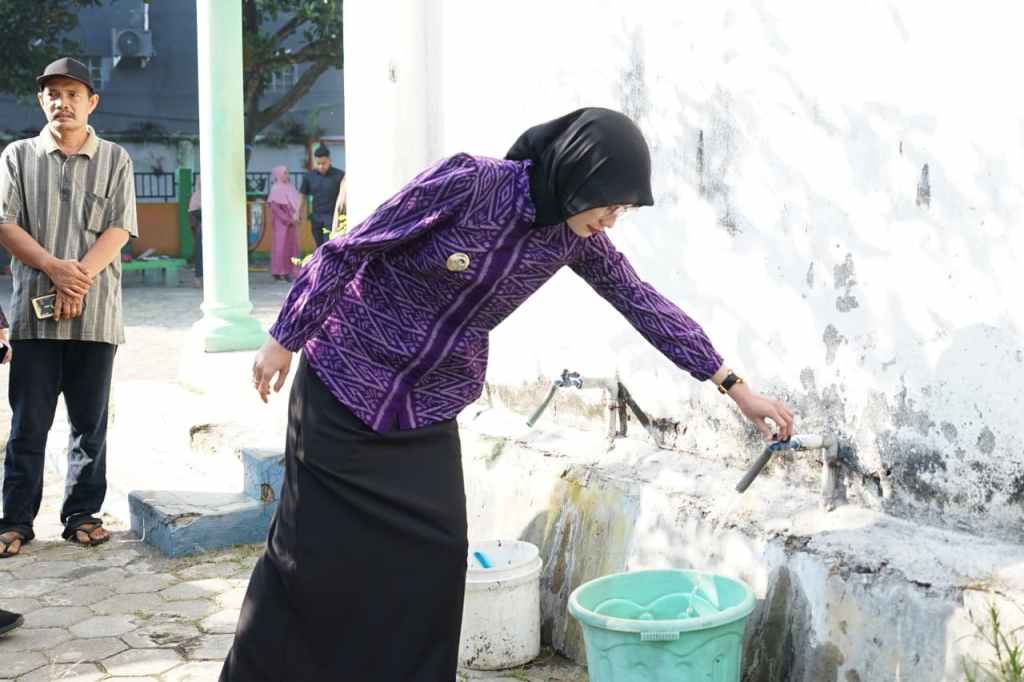 Mbak Vinanda Cek Gangguan Air Akibat Sumur Pompa Produksi Wilis 1 PDAM Rusak