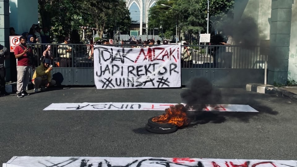 Mahasiswa UINSA Somasi Menteri Agama, Desak Transparansi Pemilihan&nbsp;Rektor