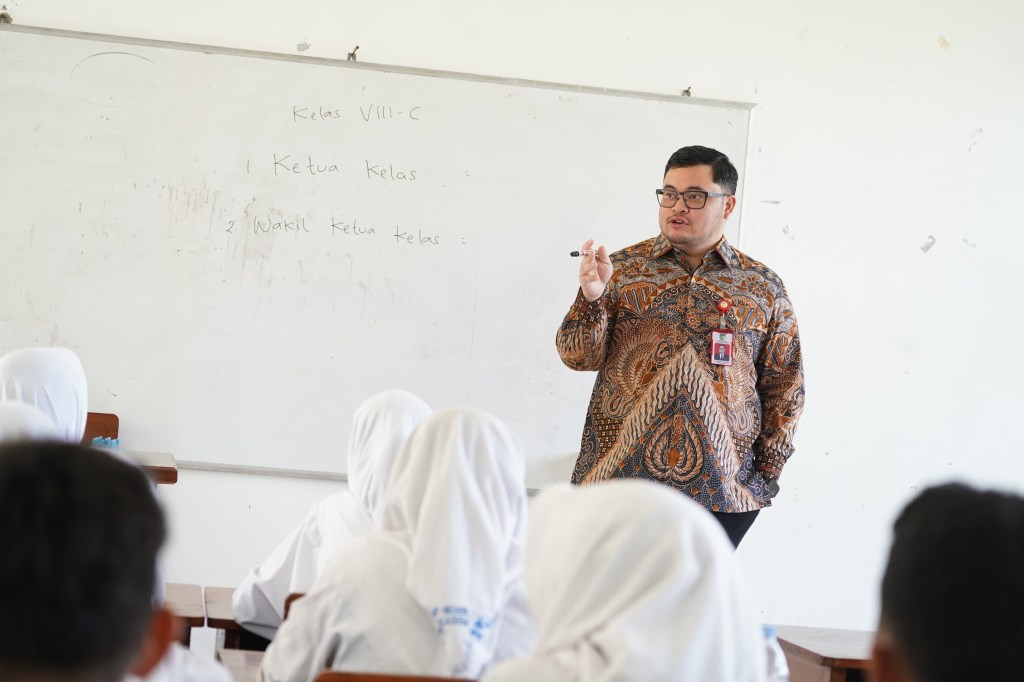 Mas Dhito Tinjau MPLS di Kediri, Tekankan Bijak Gadget dan Anti&nbsp;Bullying