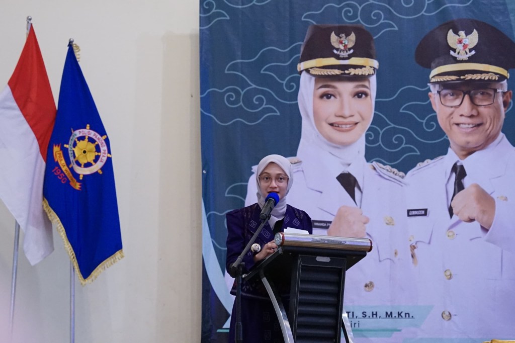 Mbak Wali Ajak Pelaku Usaha Toko Kelontong Berperan Aktif Berantas Rokok&nbsp;Ilegal
