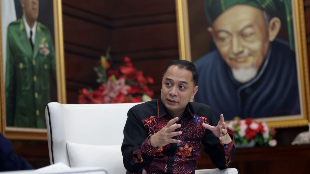 Eri Cahyadi Tegaskan RT/RW di Surabaya Tak Boleh Tarik Pungutan Sembarangan, Pelanggar Terancam Dicopot